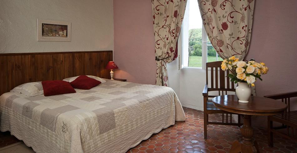 Domaine De Bertrandy Bed & Breakfast *