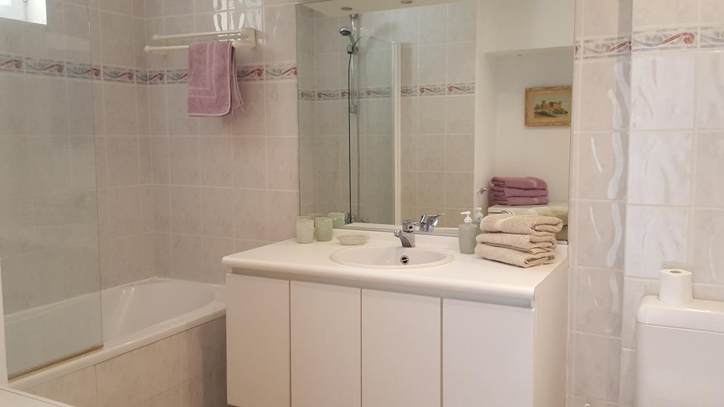 Domaine De Bertrandy Bed & Breakfast