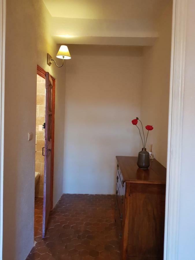 Domaine De Bertrandy Bed & Breakfast *